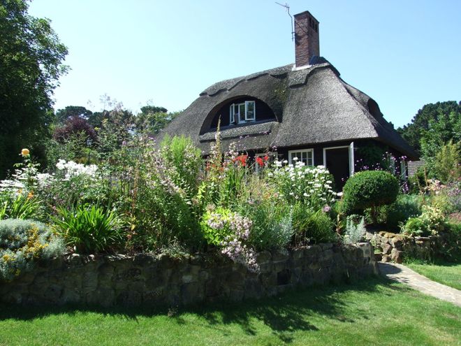 9个美丽的英式乡村田园风别墅花园设计案例 (1)